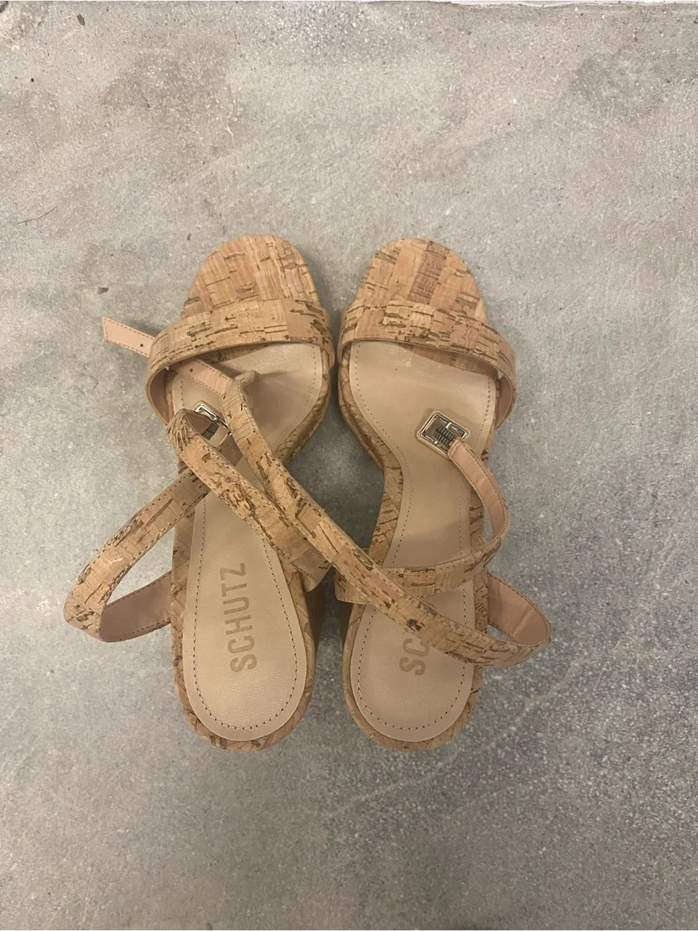 SCHUTZ new without